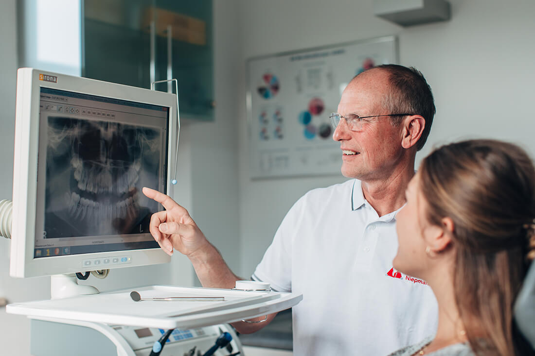 Zahnarzt-Prien-Niepmann-Leistungen-Implantologie-Beratung