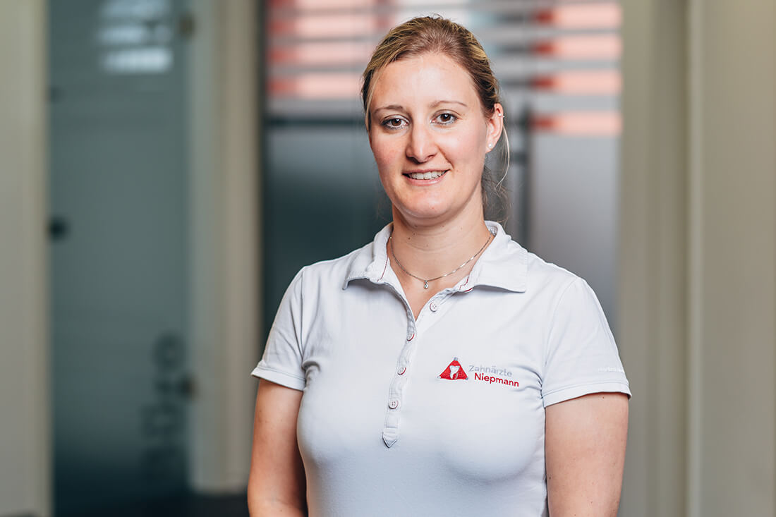 Zahnarzt-Prien-Niepmann-MelaniePoppe-LEX02686 Tamara Freund, Zahnärzte Niepmann, Prien, Ganzheitliche Zahnmedizin